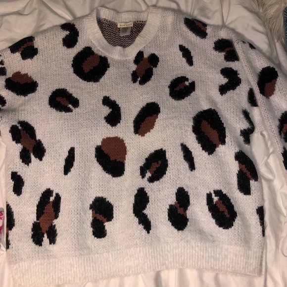 Size small oversized animal print sweater - Picture 1 of 1